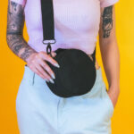 Bolso Antiolor + Accesorios | Bandolera Circular | Ozeta - Imagen 6